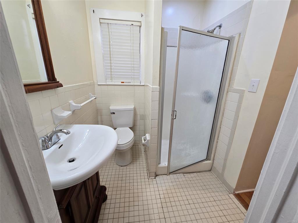 Building Photo - 2026 Bullard St