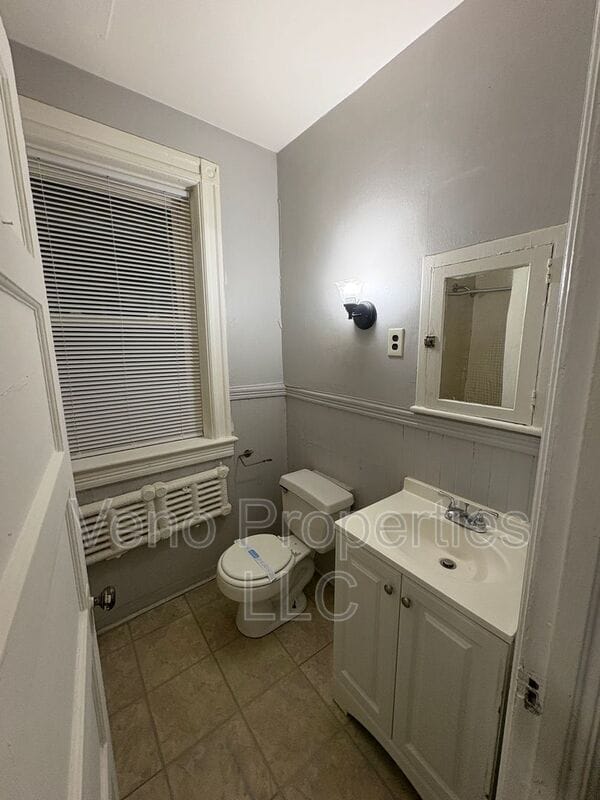 Building Photo - 594 Madison Ave