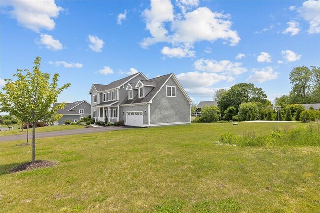 Building Photo - 142 Ferreira Ave