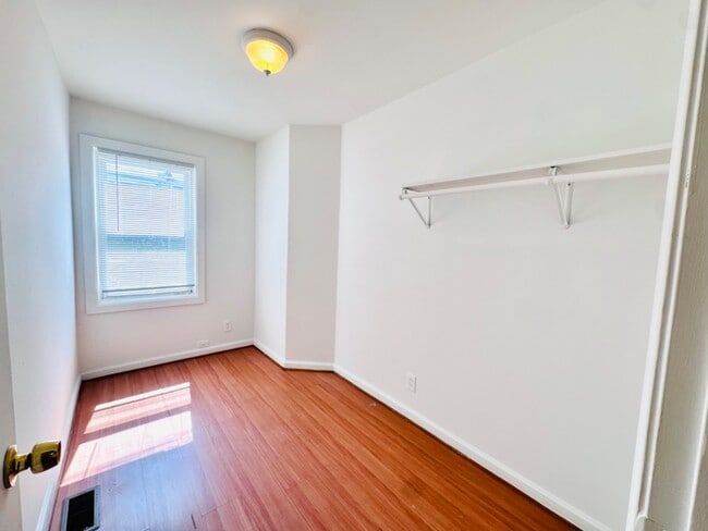 Building Photo - 2432 Etting St