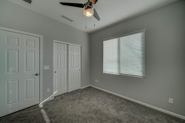 Building Photo - 7636 W Quail Track Dr