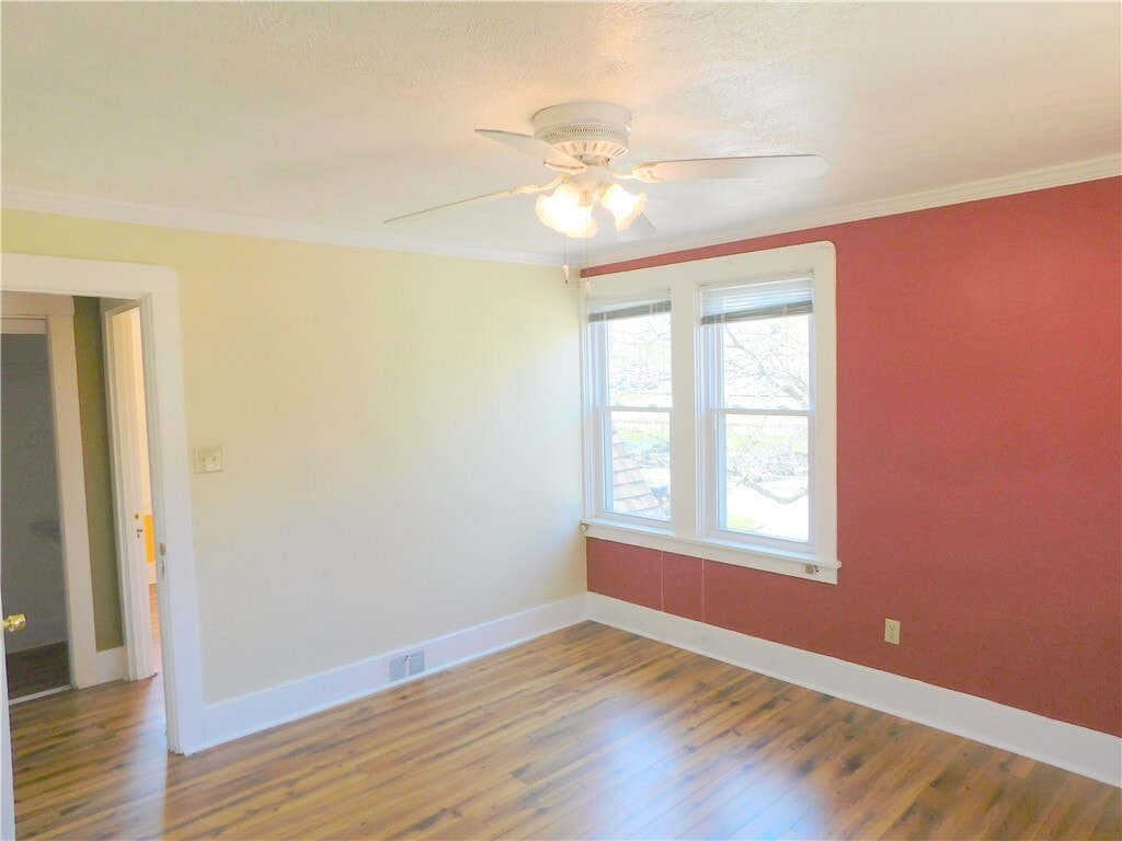 Building Photo - 671 Shady Dr E
