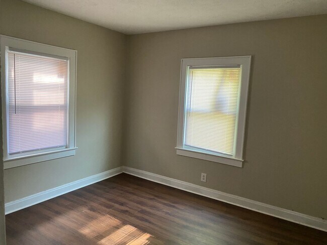 Building Photo - 608-610 Racine Avenue