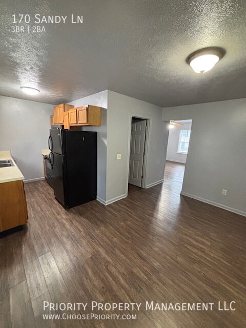 Building Photo - 170 Sandy Ln