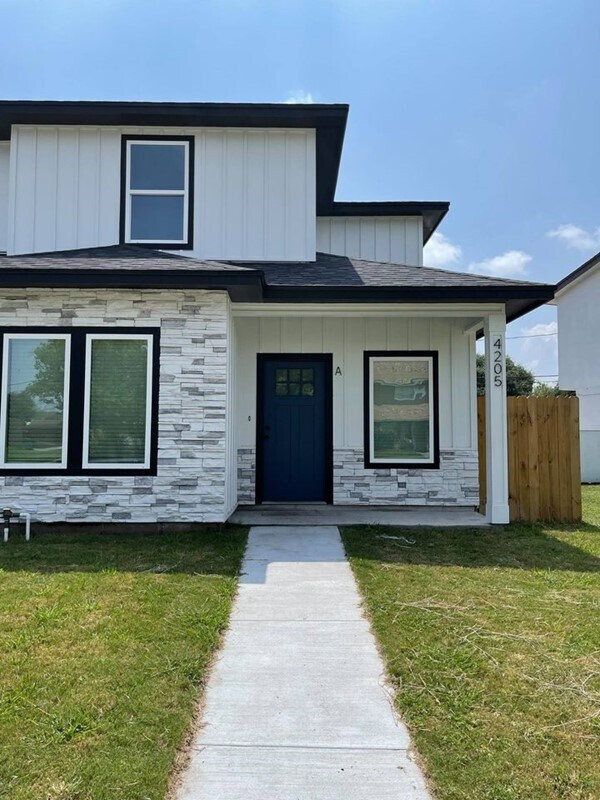 Primary Photo - New 3 bedroom 2 bath