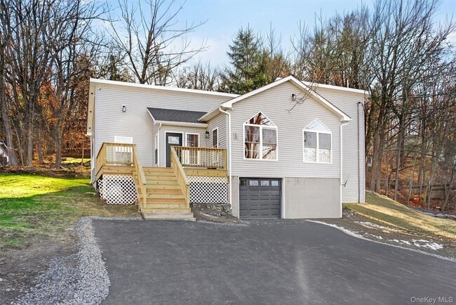 Primary Photo - 19 Grandview Trail