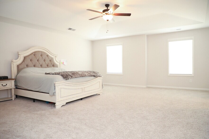 Building Photo - 810 Tiger Trl