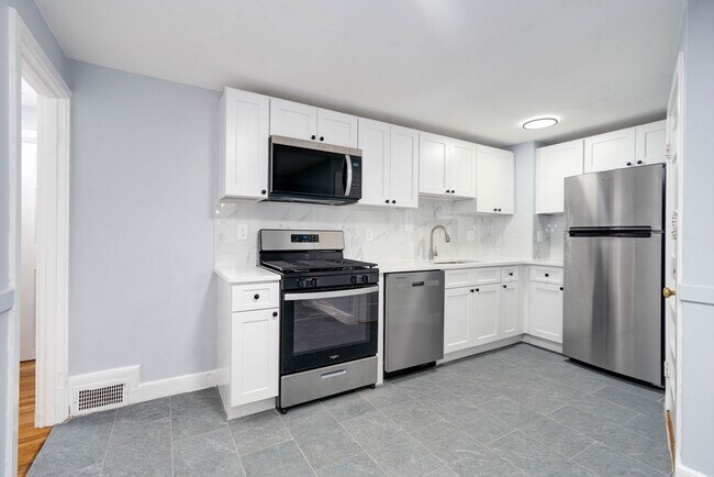 Building Photo - 25 Langley Cir