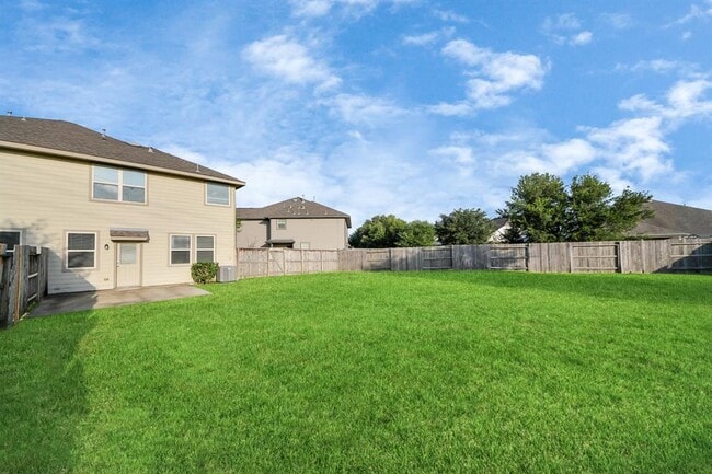 Building Photo - 6483 Calgary Woods Ln