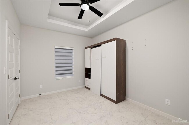 Building Photo - 808 Hidden Hls St