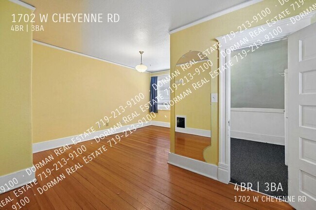 Building Photo - 1702 W Cheyenne Rd