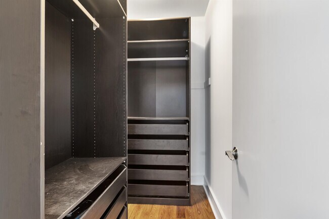 Building Photo - 635 6th St