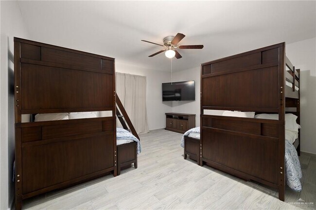 Building Photo - 16 El Rancho Rd