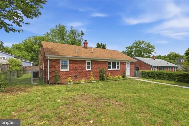Building Photo - 3823 Duke St