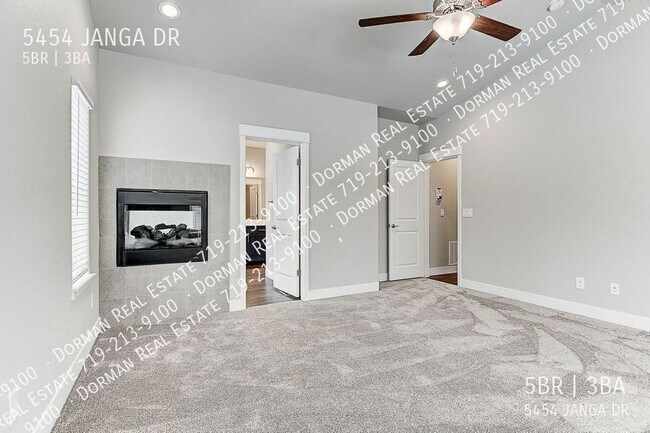Building Photo - 5454 Janga Dr
