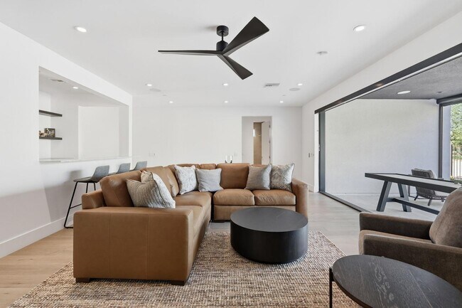 Building Photo - 4544 N Evans Dr