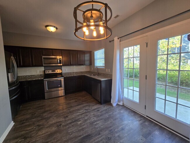 Building Photo - 220 Jenna Lee Cir