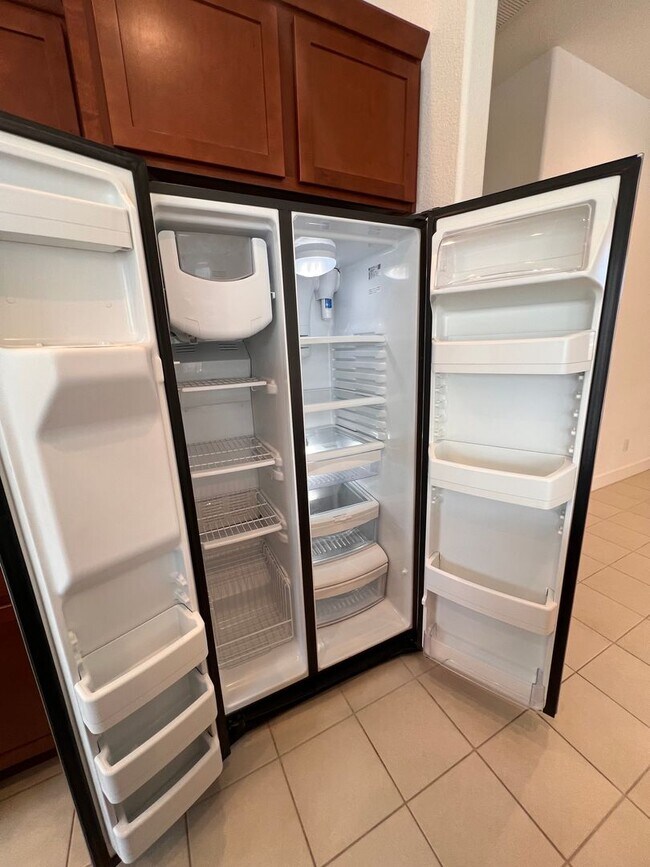 Building Photo - Spacious 3 bedroom home in Fernley