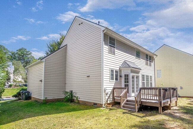 Building Photo - 2103 Templeton Gap Dr