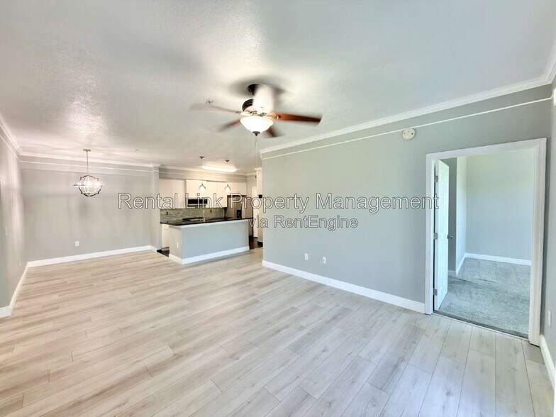 Building Photo - 11530 Villa Grand