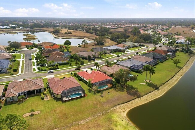 Building Photo - 2499 Silver Palm Rd