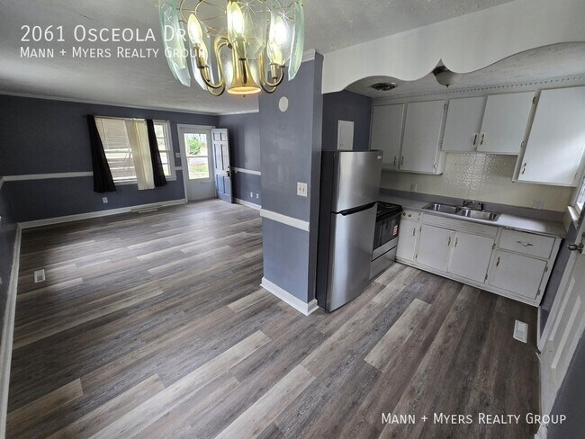 Building Photo - 2061 Osceola Dr