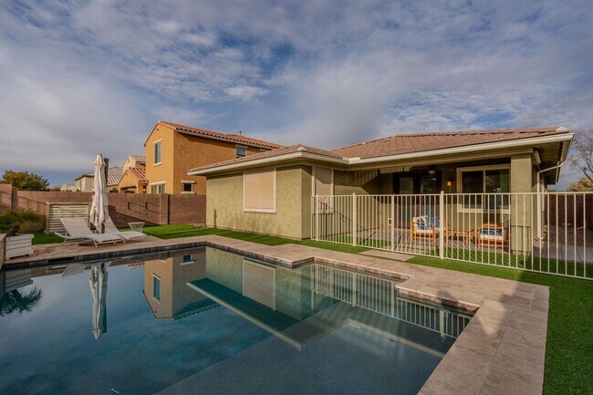 Building Photo - *POOL* Beautiful Gilbert Home Nestled at the Base of the San Tan Mountains