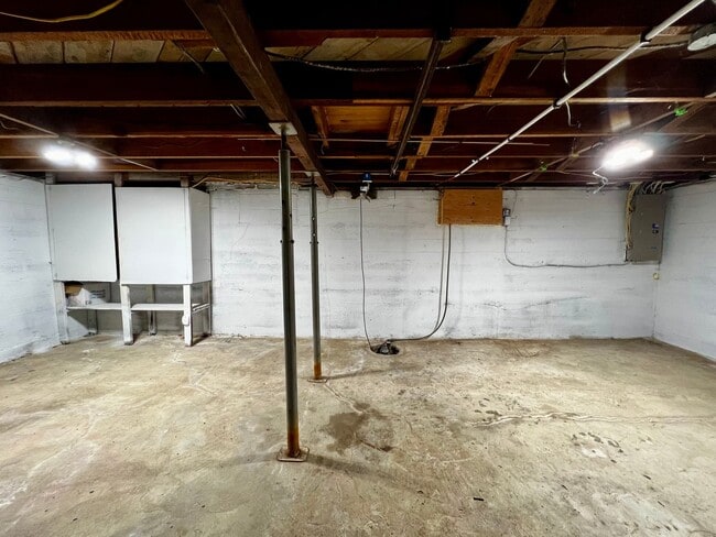 Building Photo - 261 Wilcox Rd