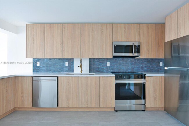 Building Photo - 9300 Bay Harbor Terrace