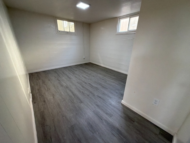 Building Photo - 2731 7th Ave