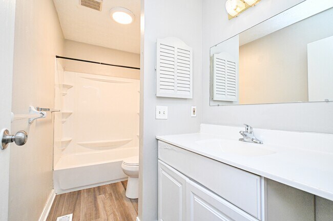 Building Photo - 10923 Birchridge Dr