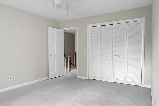 Building Photo - Spacious, Newly Renovated Villa Overlookin...