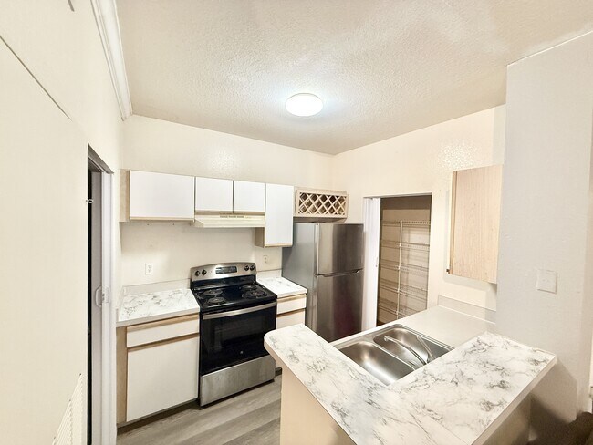 Building Photo - 2564 Robert Trent Jones Dr
