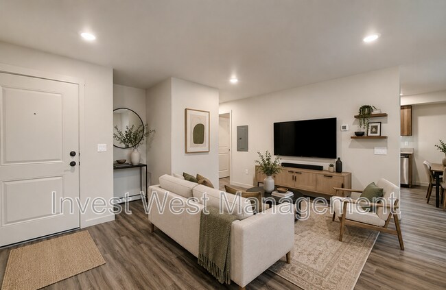 Building Photo - 404 NE 117th Ave
