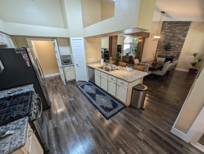 Building Photo - 7435 Falcon Rock Dr