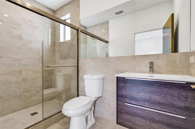 Building Photo - 2887 SW 33rd Ave