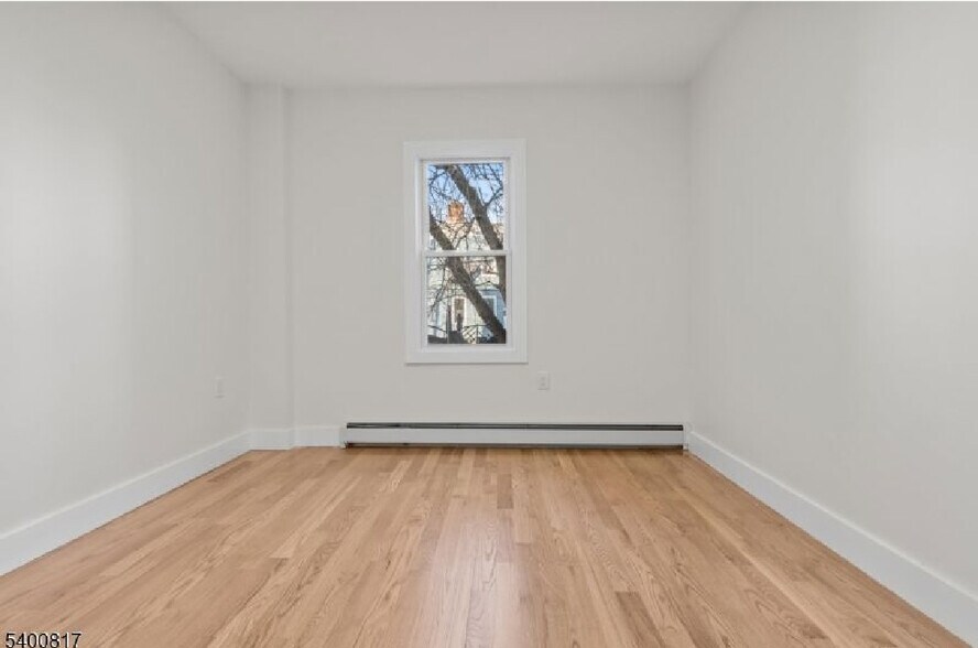 Building Photo - 180 N 12th St