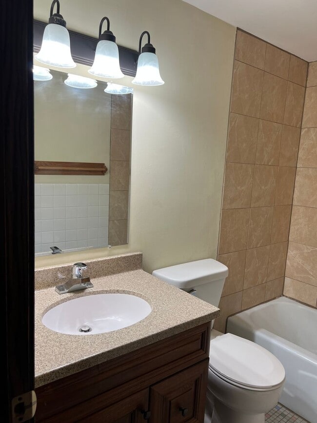 Building Photo - 616