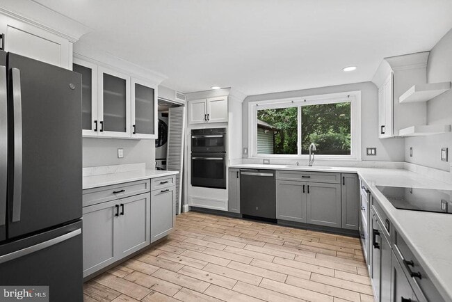 Building Photo - 511 Avondale Dr