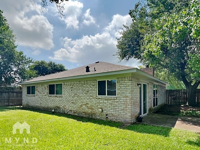 Building Photo - 12615 Enchanted Path Dr