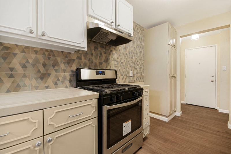 Building Photo - 1375 N Williams St