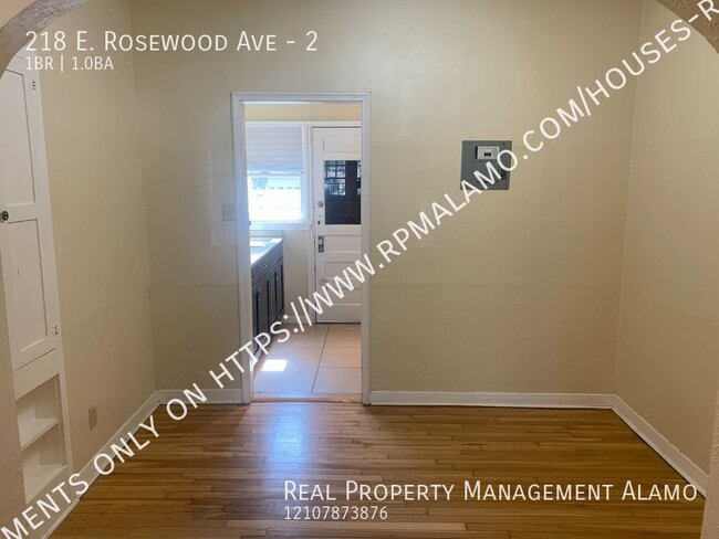 Building Photo - 218 E Rosewood Ave
