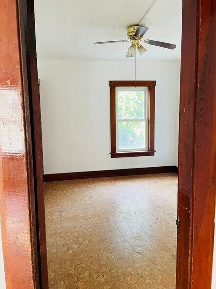 Building Photo - 51 Elm St