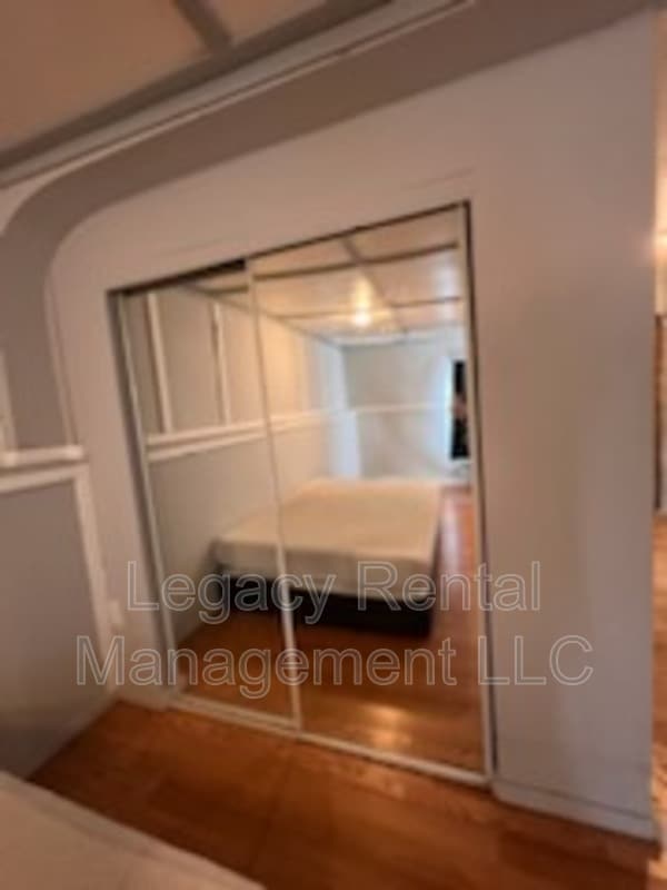 Building Photo - 4 Broad St