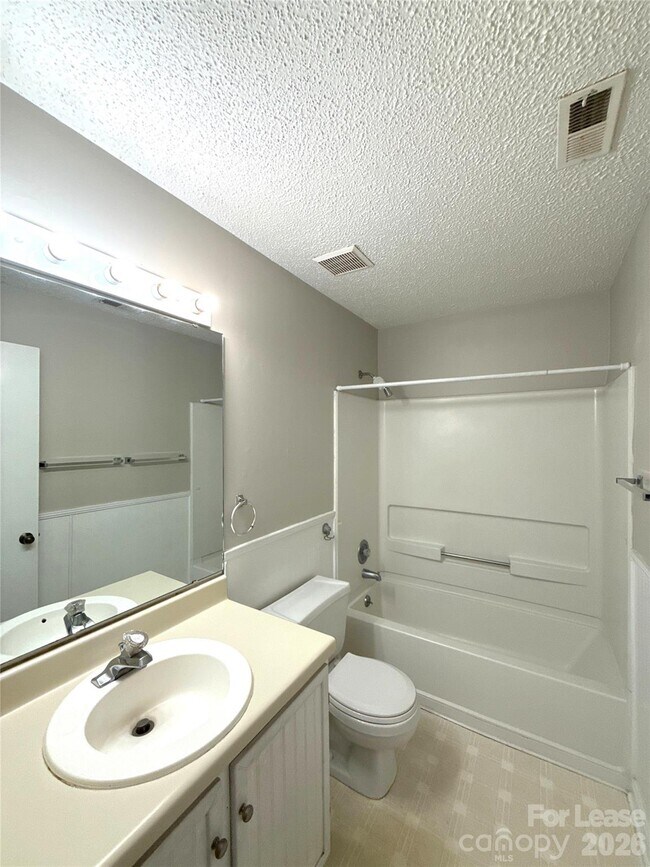 Building Photo - 1001 Churchill Downs Ct