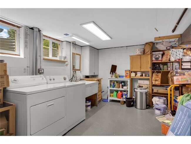 Building Photo - 4949 Jackson St NE