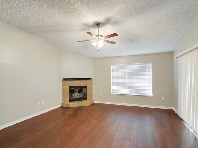 Building Photo - 2912 Ravine Hill Dr