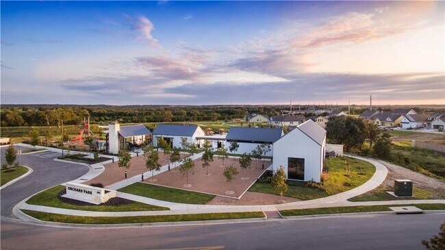 Building Photo - Orchard Ridge  4 / 3.5