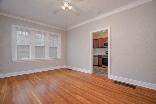 Building Photo - 7234 Amherst Ave