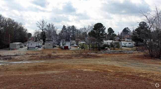 Building Photo - Highway 301 Mobile Home Park